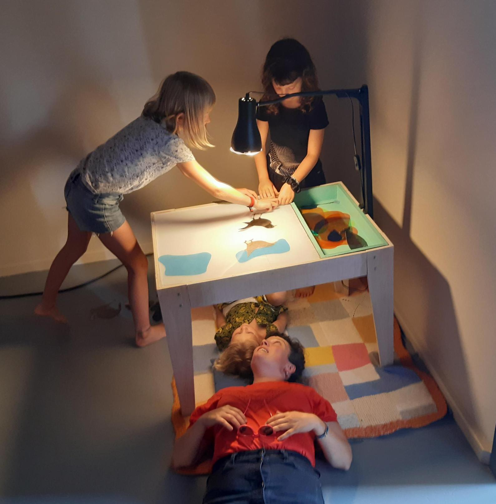 Sous la table - Cie Les Zerkiens